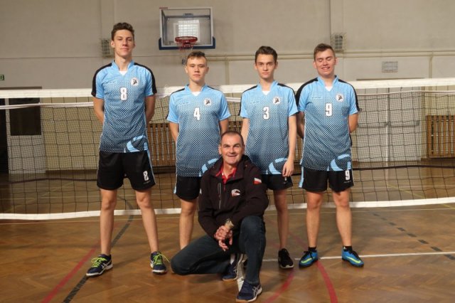 Chłopcy z I LO mistrzami powiatu w badmintonie!