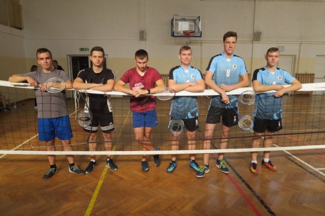 Chłopcy z I LO mistrzami powiatu w badmintonie!
