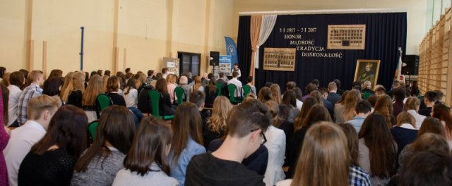 FOTORELACJA Z INAUGURACJI ROKU 100-LECIA SZKOŁY