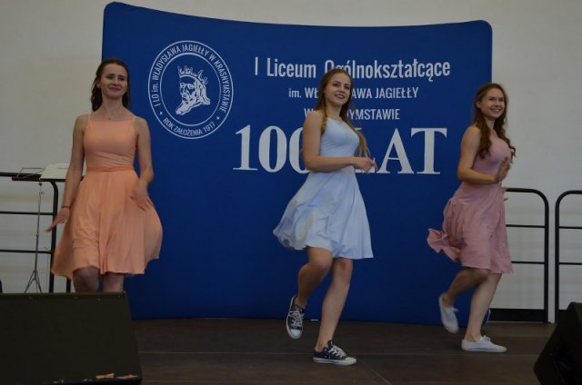 FOTORELACJA  Z  OBCHODÓW  100-LECIA  I  LICEUM OGÓLNOKSZTAŁCĄCEGO IM. WŁADYSŁAWA JAGIEŁŁY W KRASNYMSTAWIE