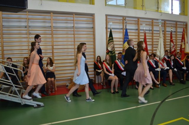 FOTORELACJA  Z  OBCHODÓW  100-LECIA  I  LICEUM OGÓLNOKSZTAŁCĄCEGO IM. WŁADYSŁAWA JAGIEŁŁY W KRASNYMSTAWIE