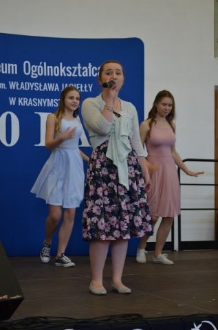 FOTORELACJA  Z  OBCHODÓW  100-LECIA  I  LICEUM OGÓLNOKSZTAŁCĄCEGO IM. WŁADYSŁAWA JAGIEŁŁY W KRASNYMSTAWIE