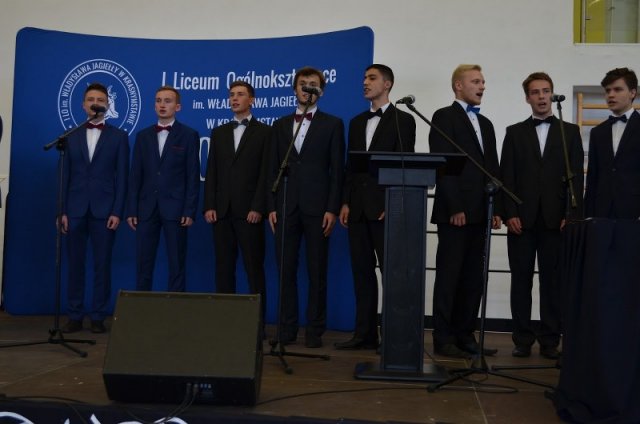 FOTORELACJA  Z  OBCHODÓW  100-LECIA  I  LICEUM OGÓLNOKSZTAŁCĄCEGO IM. WŁADYSŁAWA JAGIEŁŁY W KRASNYMSTAWIE