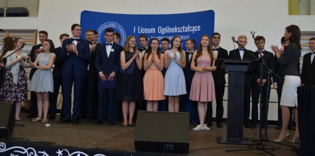 FOTORELACJA  Z  OBCHODÓW  100-LECIA  I  LICEUM OGÓLNOKSZTAŁCĄCEGO IM. WŁADYSŁAWA JAGIEŁŁY W KRASNYMSTAWIE