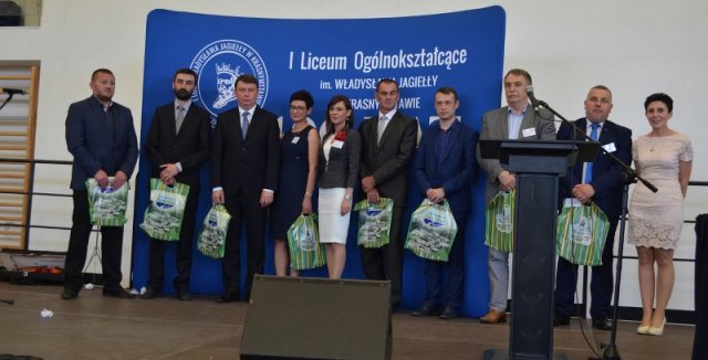 FOTORELACJA  Z  OBCHODÓW  100-LECIA  I  LICEUM OGÓLNOKSZTAŁCĄCEGO IM. WŁADYSŁAWA JAGIEŁŁY W KRASNYMSTAWIE
