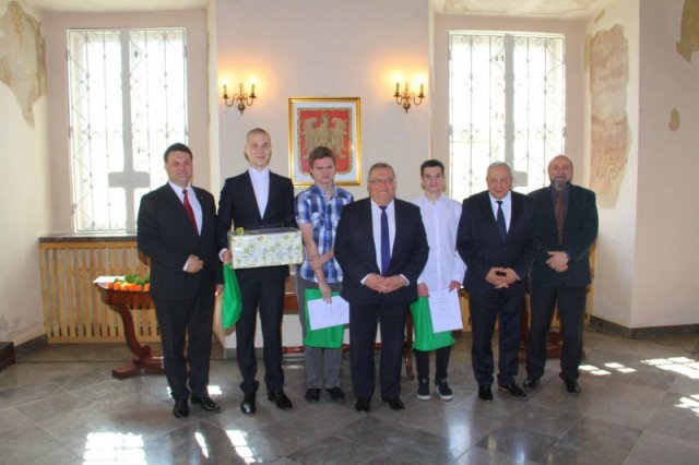 Mocna Drużyna z I LO w konkursach przedmiotowych