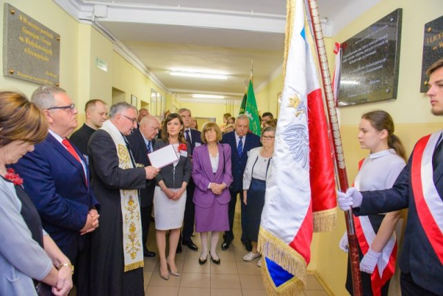 Odsłonięcie tablicy pamiątkowej.